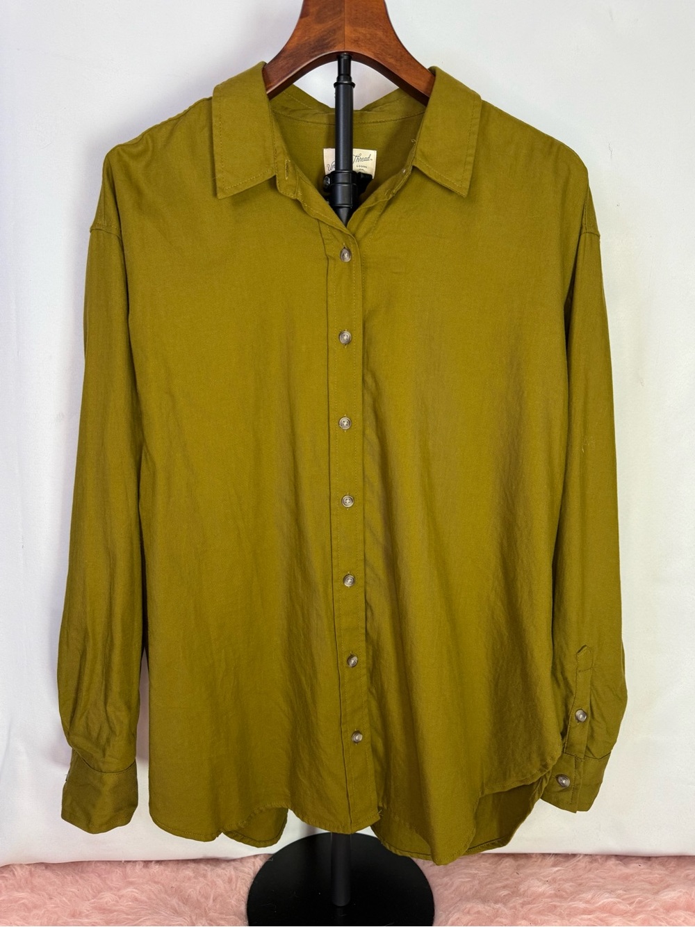Universal Thread Men’s Olive Green Button-Front Shirt Size M